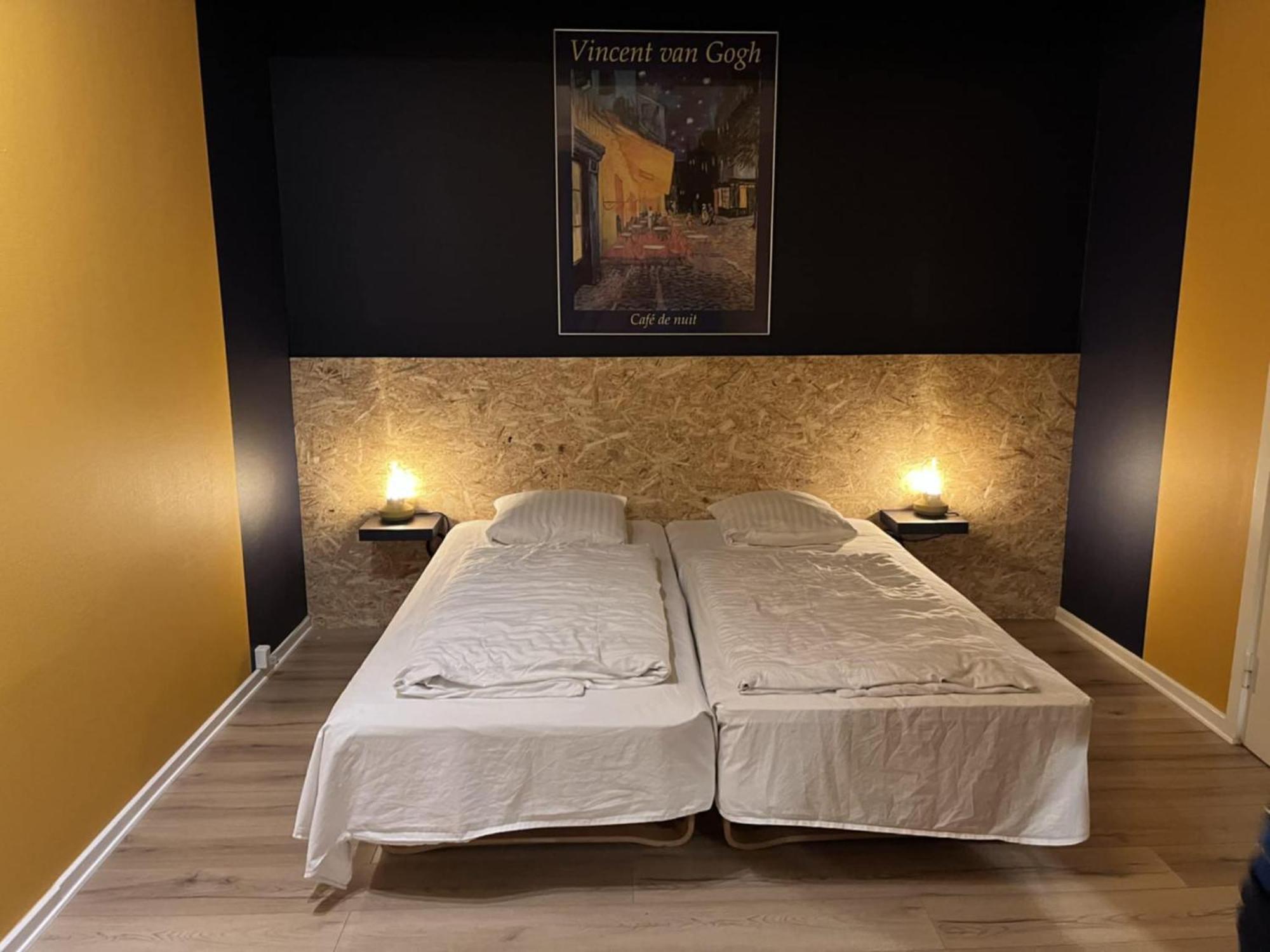 Tweepersoonskamer met een Eigen Externe Badkamer